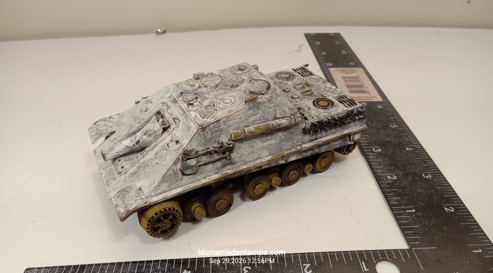 Vintage Tamiya 1/48 Motorized Jagdpanther Tank - Built Winter Camo target wreck.
